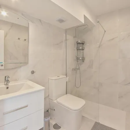 Modern With A Sea View And Pool Access Ponderosa 801