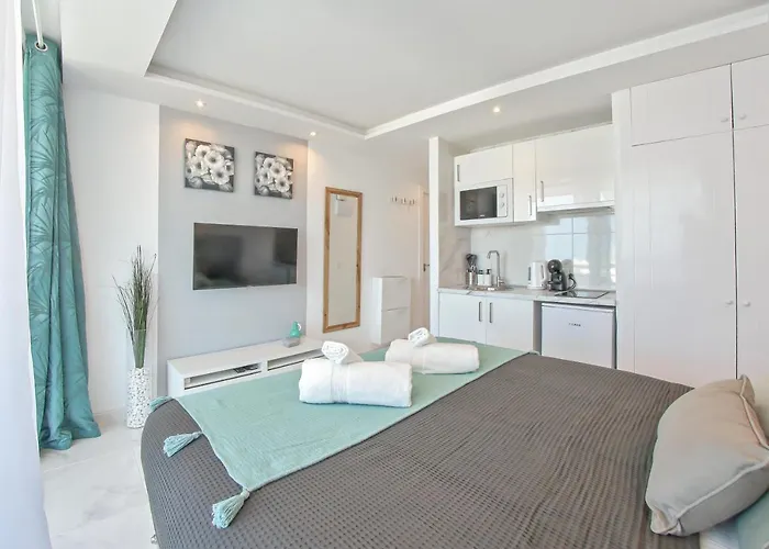 Apartment Modern With A Sea View And Pool Access Ponderosa 801